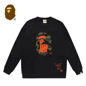 BAPE UNDEFEATED 聯名不敗五道槓迷彩猿人圓領衛衣