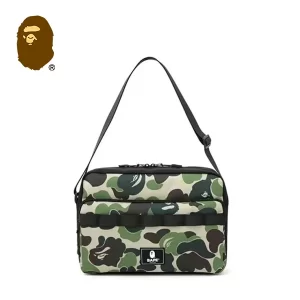 BAPE 猿人日本雜誌款迷彩單肩包